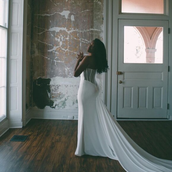 Wedding Dress - Picture 2 of 3